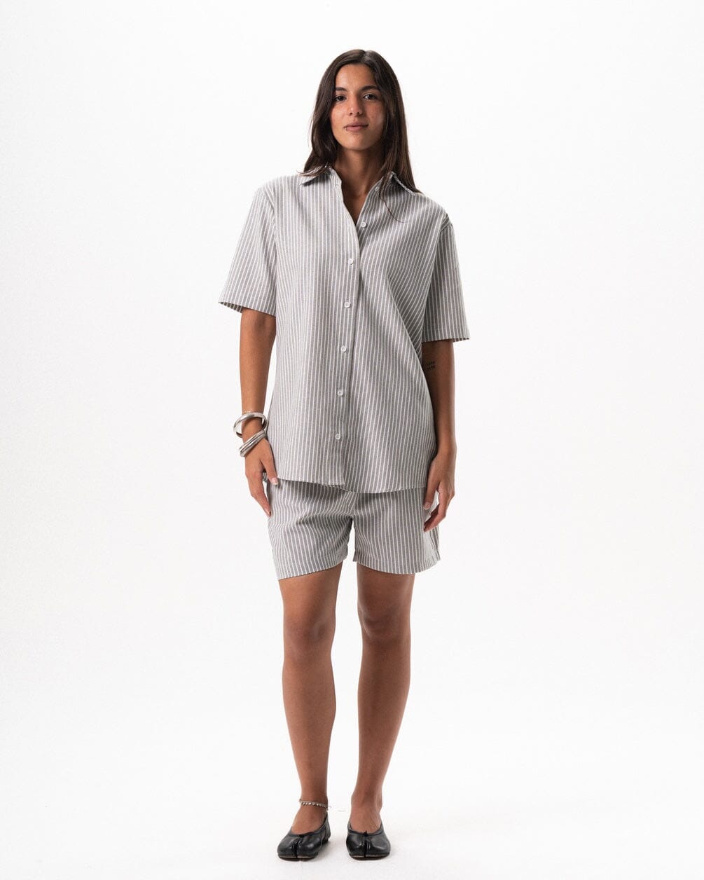 Female Grey Striped Oversized Short Sleeve Shirt Short Sleeve Shirt IN YOUR SHOE L