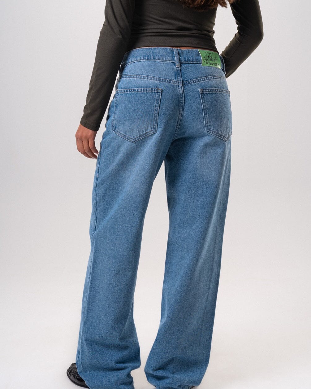 Female Medium Blue Contrast Badge Straight Jeans Jeans IN YOUR SHOE 40