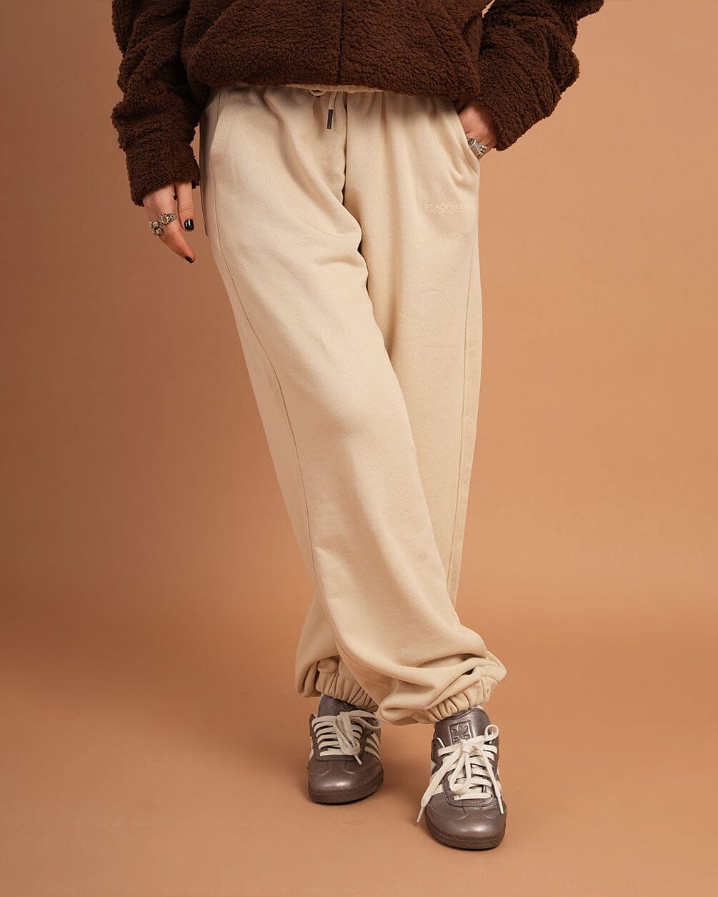 Beige Swants Swants IN YOUR SHOE M 