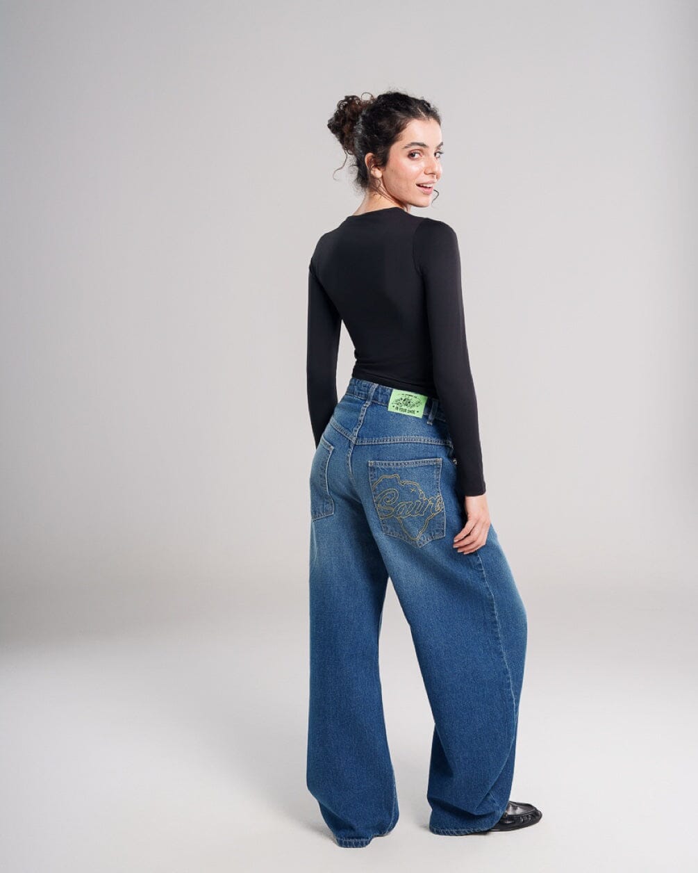 Female Light Blue Huge Back Pocket Barrel Fit Jeans Jeans IN YOUR SHOE 36 