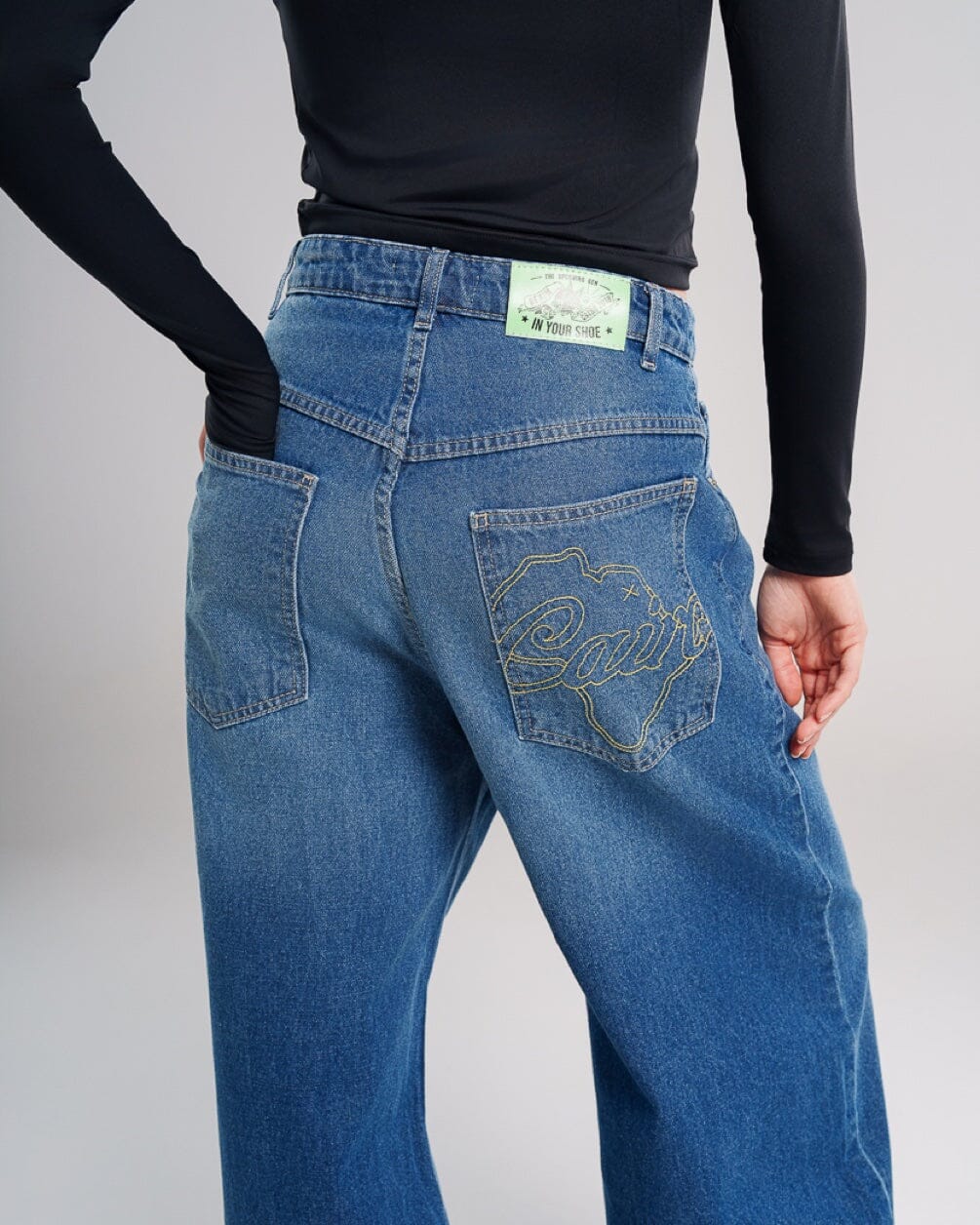 Female Light Blue Huge Back Pocket Barrel Fit Jeans Jeans IN YOUR SHOE 40 