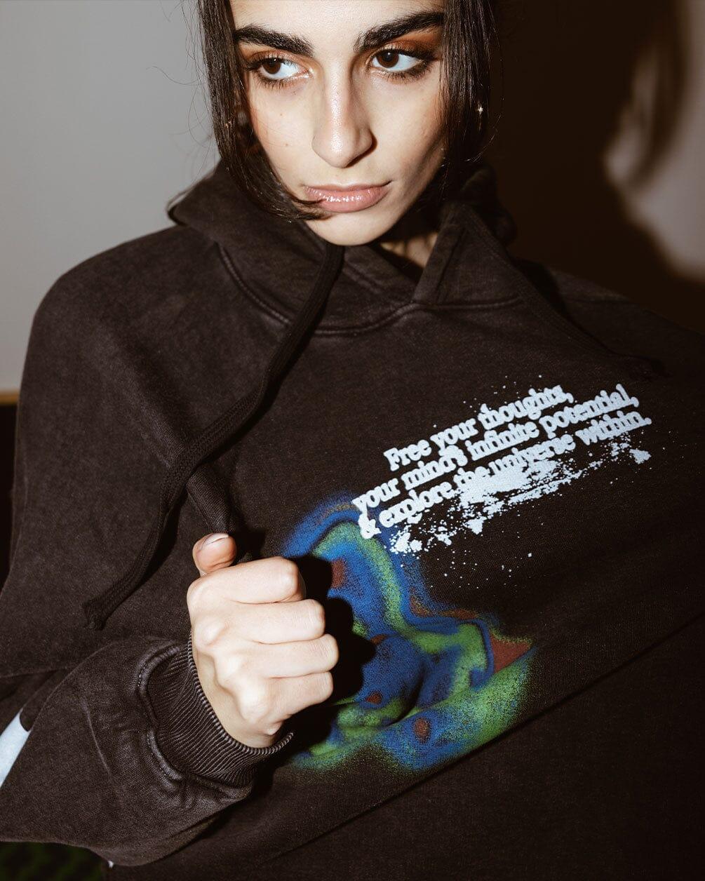 Free Your Thoughts Boxy Fit Hoodie Acid Washed Hoodies IN YOUR SHOE M 
