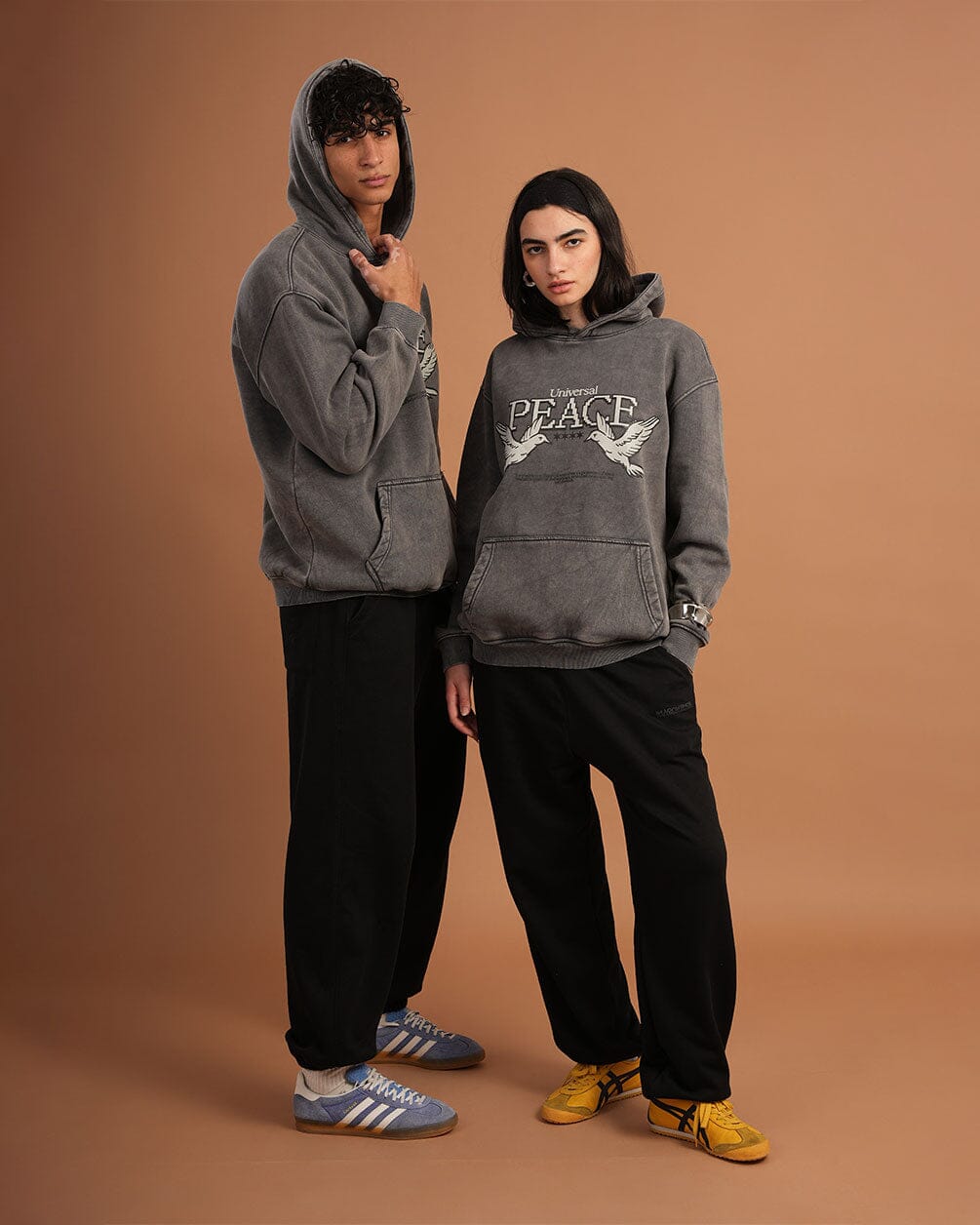 Universal Peace Washed Hoodie Acid Washed Hoodies IN YOUR SHOE L 